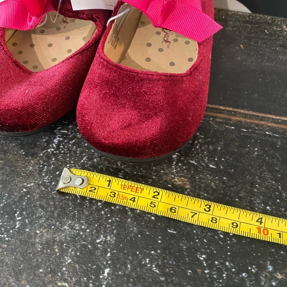 Sweetest little red velvet shoes with fabric bows😍just in time for ❤️day!